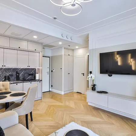 Kasprzaka 31 Deluxe & Garaz By Perfect 1004 * Varsó